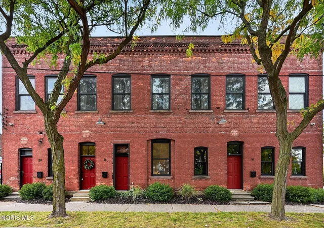 Photo 2 of Condo for sale at 18 Broadway St, Toledo, OH 43604 | MLS# 10013544 | Listing updated on 2026-10-02