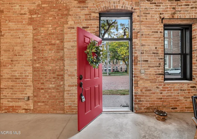Photo 3 of Condo for sale at 18 Broadway St, Toledo, OH 43604 | MLS# 10013544 | Listing updated on 2026-10-02