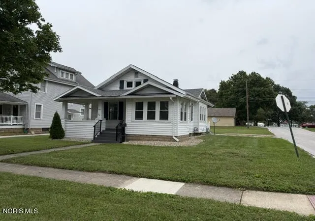 Photo 2 of Single family home for sale at 492 N Washington St, Tiffin, OH 44883 | MLS# 10013604 | Listing updated on 2026-09-22