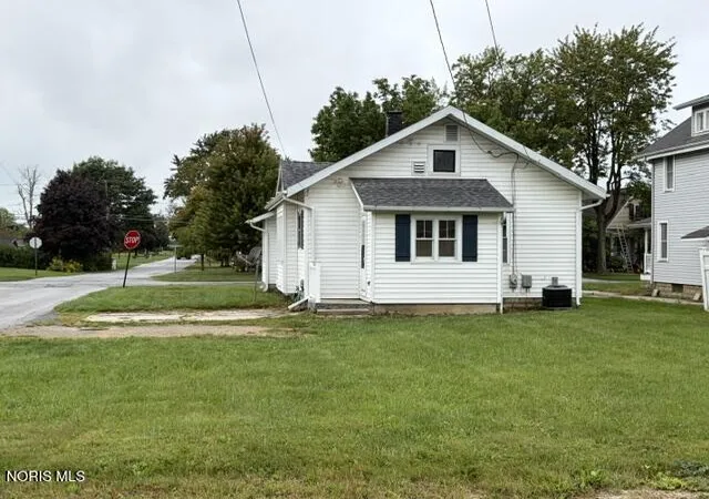 Photo 4 of Single family home for sale at 492 N Washington St, Tiffin, OH 44883 | MLS# 10013604 | Listing updated on 2026-09-22