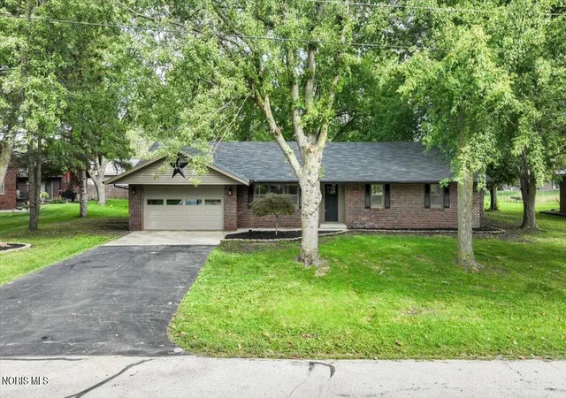 Single family home for sale at 113 Sycamore Ln, Bryan, OH 43506 | MLS# 10013452