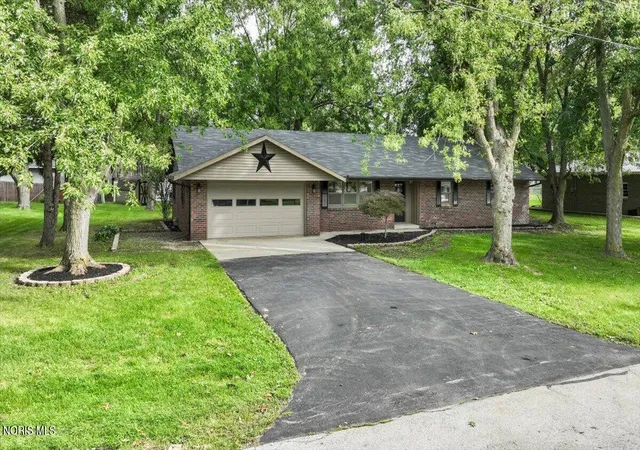 Photo 1 of Single family home for sale at 113 Sycamore Ln, Bryan, OH 43506 | MLS# 10013452 | Listing updated on 2026-10-28