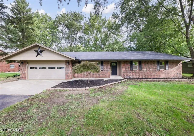 Photo 2 of Single family home for sale at 113 Sycamore Ln, Bryan, OH 43506 | MLS# 10013452 | Listing updated on 2026-10-28