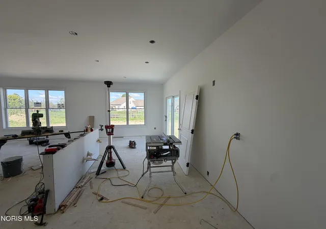 Photo 3 of Single family home for sale at 5023 Magnolia Dr, Oregon, OH 43616 | MLS# 10013459 | Listing updated on 2026-10-05