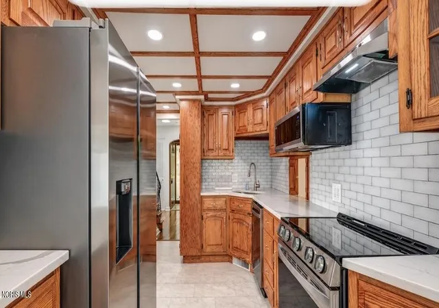 Photo 2 of Single family home for sale at 2713 Goddard Rd, Toledo, OH 43606 | MLS# 10013470 | Listing updated on 2026-10-24
