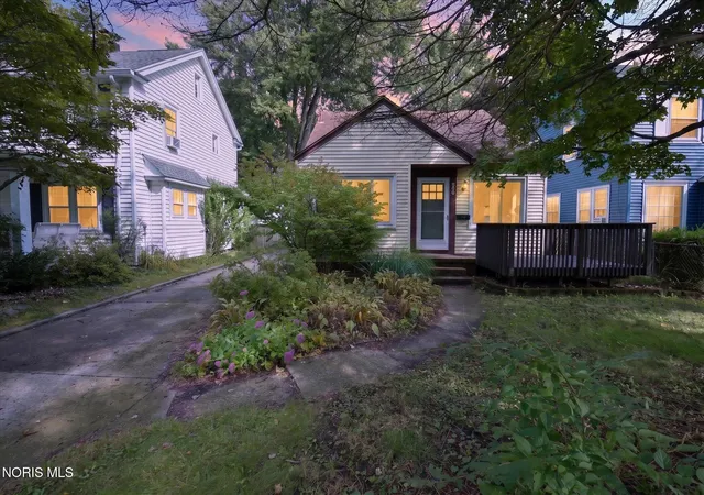 Photo 1 of Single family home for sale at 3906 Drummond Rd, Toledo, OH 43613 | MLS# 10013478 | Listing updated on 2026-10-01