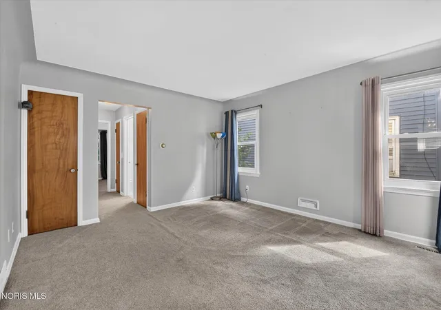 Photo 3 of Single family home for sale at 3906 Drummond Rd, Toledo, OH 43613 | MLS# 10013478 | Listing updated on 2026-10-01