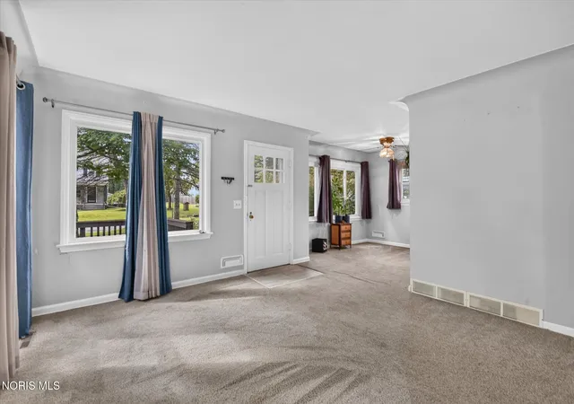 Photo 4 of Single family home for sale at 3906 Drummond Rd, Toledo, OH 43613 | MLS# 10013478 | Listing updated on 2026-10-01