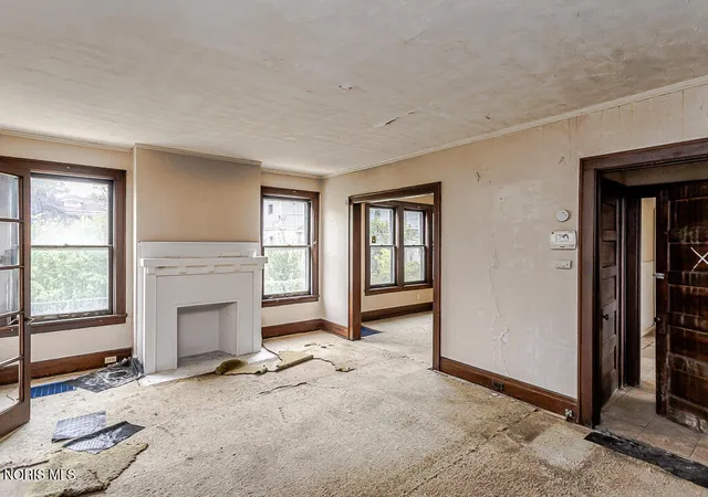 Photo 3 of Sale Pending at 2715 Brentwood Ave, Toledo, OH 43610 | MLS# 10013785 | Listing updated on 2026-10-06