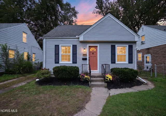 Photo 1 of Single family home for sale at 3842 Seckinger Dr, Toledo, OH 43613 | MLS# 10013482 | Listing updated on 2026-09-29