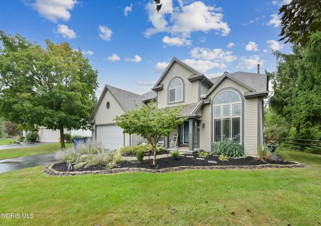 Photo 3 of Single family home for sale at 548 Fox View Ct, Perrysburg, OH 43551 | MLS# 10013475 | Listing updated on 2026-09-30