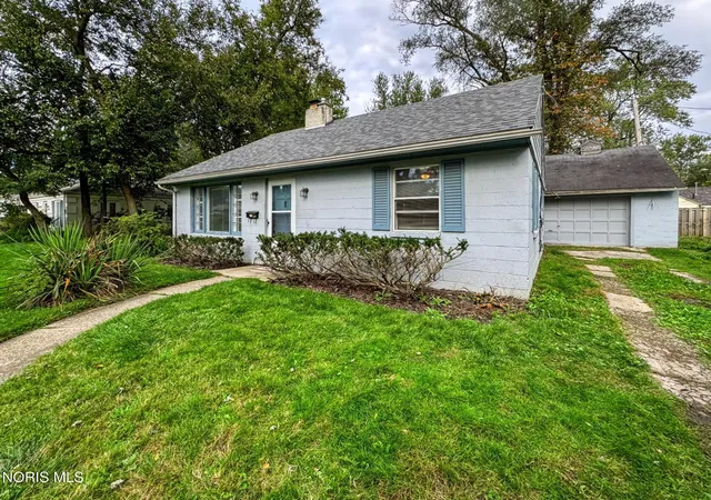 Photo 2 of Single family home for sale at 1928 Copley Dr, Toledo, OH 43615 | MLS# 10013500 | Listing updated on 2026-10-15