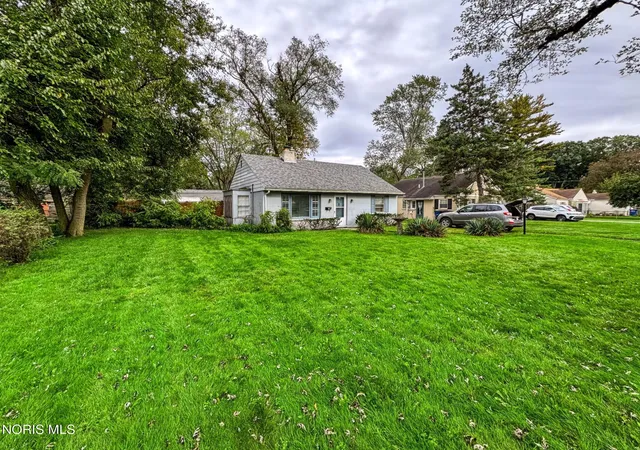 Photo 3 of Single family home for sale at 1928 Copley Dr, Toledo, OH 43615 | MLS# 10013500 | Listing updated on 2026-10-15