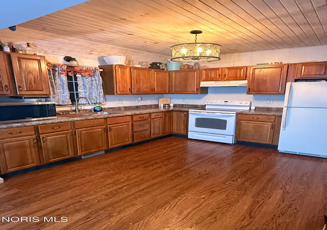 Photo 2 of Single family home for sale at 819 Delaware Ave, Montpelier, OH 43543 | MLS# 10013603 | Listing updated on 2026-09-19