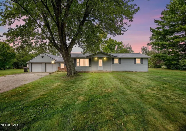 Photo 2 of Single family home for sale at 2239 County Rd 3, Swanton, OH 43558 | MLS# 10013498 | Listing updated on 2026-10-03