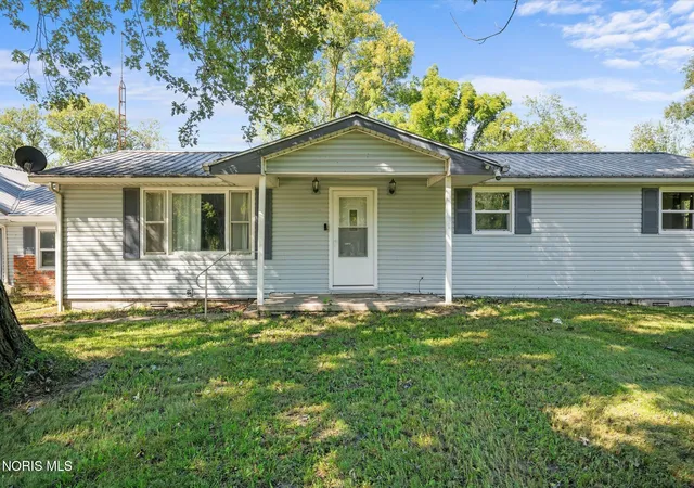 Photo 4 of Single family home for sale at 2239 County Rd 3, Swanton, OH 43558 | MLS# 10013498 | Listing updated on 2026-10-03