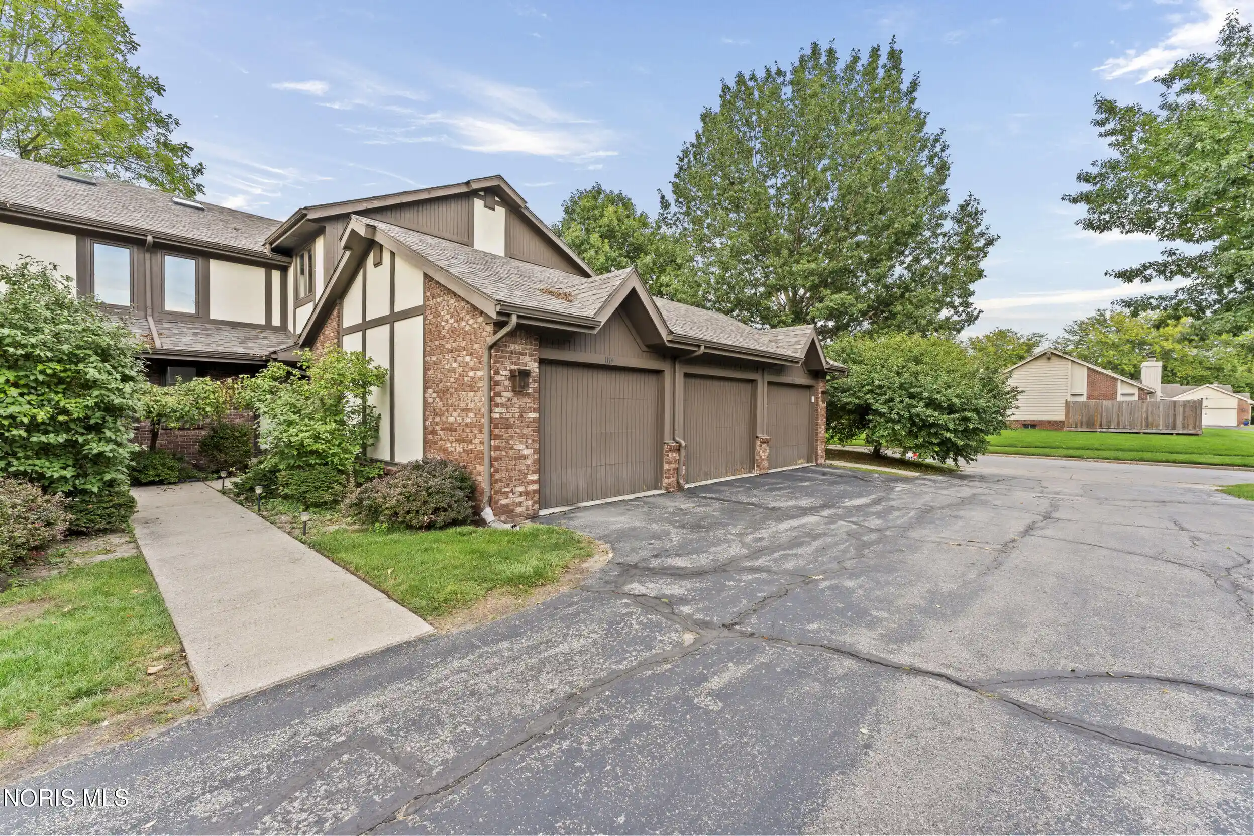 Listing Photo 1 - Condo for sale in 1174 Hidden Ridge Rd located at 1174 Hidden Ridge Rd, Toledo, OH 43615 - Unit 1174 Hidden Ridge Rd