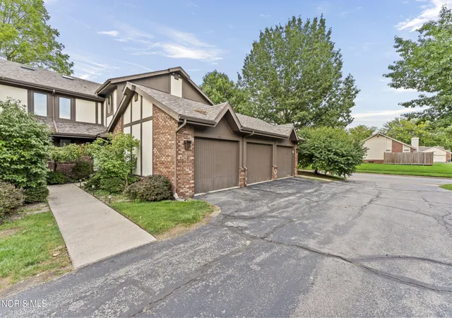 Condo for sale at 1774 Hidden Ridge Rd, Toledo, OH 43615 | MLS# 10013496