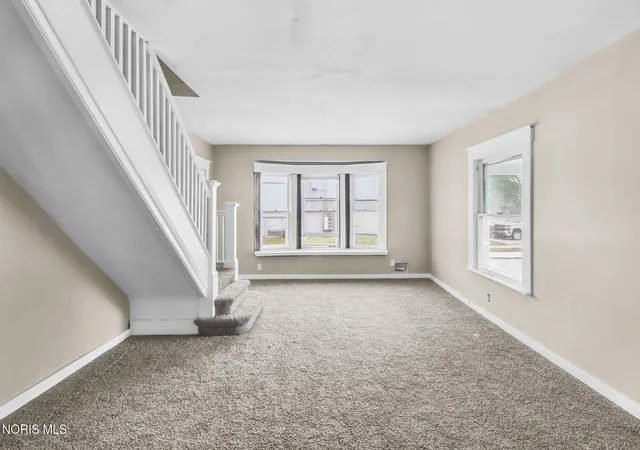 Photo 2 of Single family home for sale at 4927 N Summit St, Toledo, OH 43611 | MLS# 10013606 | Listing updated on 2026-09-21