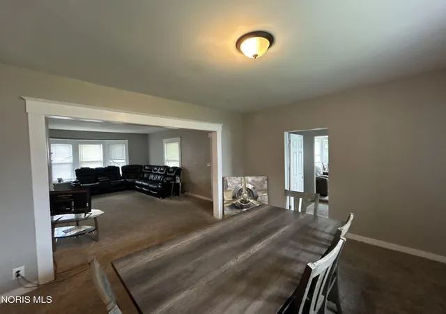 Photo 3 of Single family home for sale at 4927 N Summit St, Toledo, OH 43611 | MLS# 10013606 | Listing updated on 2026-09-21