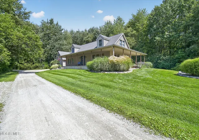 Photo 3 of Single family home for sale at 7840 Dorr St, Toledo, OH 43617 | MLS# 10013492 | Listing updated on 2026-09-16