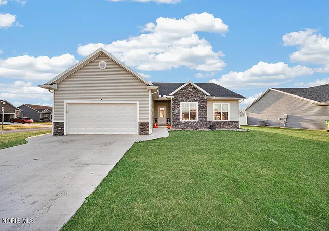 Photo 1 of Single family home for sale at 9318 Colonel Dr, Findlay, OH 45840 | MLS# 10013532 | Listing updated on 2026-09-29