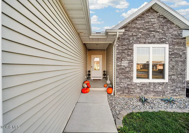 Photo 4 of Single family home for sale at 9318 Colonel Dr, Findlay, OH 45840 | MLS# 10013532 | Listing updated on 2026-09-29
