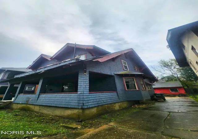 Photo 2 of Single family home for sale at 1445 Goodale Ave, Toledo, OH 43606 | MLS# 10013521 | Listing updated on 2026-10-07