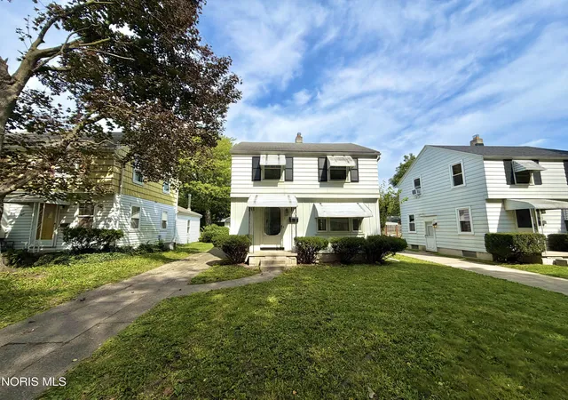 Photo 3 of Single family home for sale at 1204 Hawk St, Toledo, OH 43612 | MLS# 10013508 | Listing updated on 2026-10-09