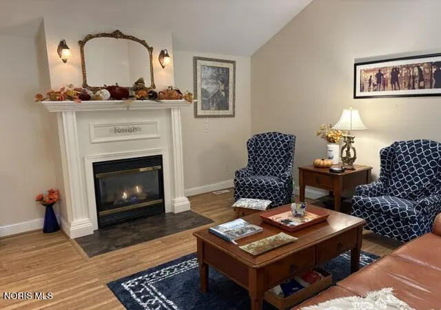 Photo 3 of Sale Pending at 2103 Woodmere Ct, Toledo, OH 43615 | MLS# 10013514 | Listing updated on 2026-10-27