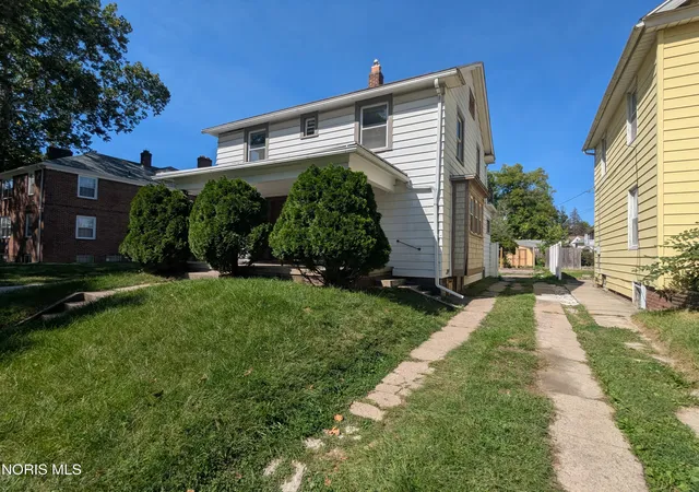 Photo 1 of Single family home for sale at 2034 Fernwood Ave, Toledo, OH 43607 | MLS# 10013549 | Listing updated on 2026-10-21