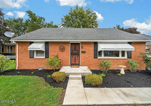 Photo 1 of Single family home for sale at 1141 Brookside Dr, Findlay, OH 45840 | MLS# 10013543 | Listing updated on 2026-09-26