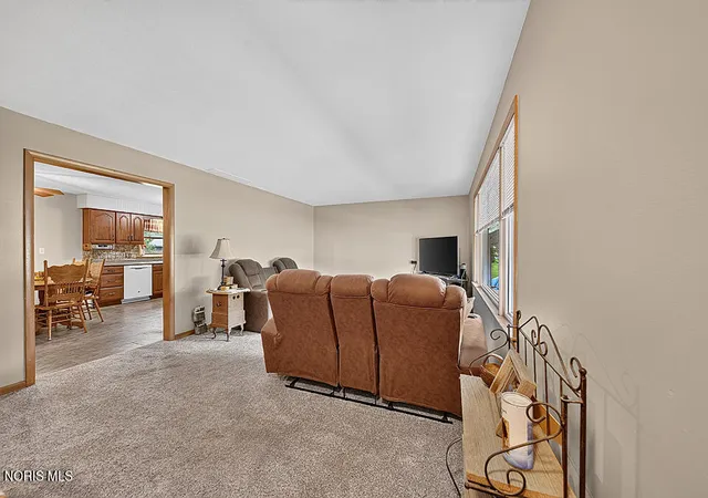 Photo 3 of Single family home for sale at 1141 Brookside Dr, Findlay, OH 45840 | MLS# 10013543 | Listing updated on 2026-09-26