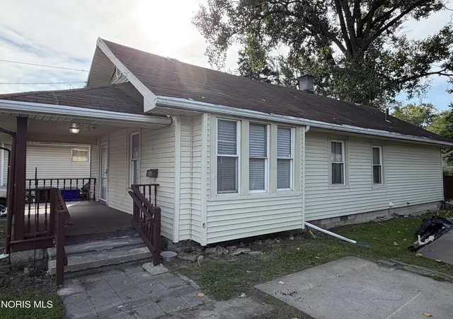 Photo 2 of Single family home for sale at 1841 Berdan Ave, Toledo, OH 43613 | MLS# 10013536 | Listing updated on 2026-09-17
