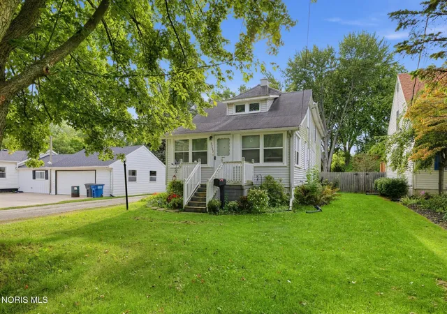 Single family home for sale at 5243 Rowland Rd, Toledo, OH 43613 | MLS# 10013526