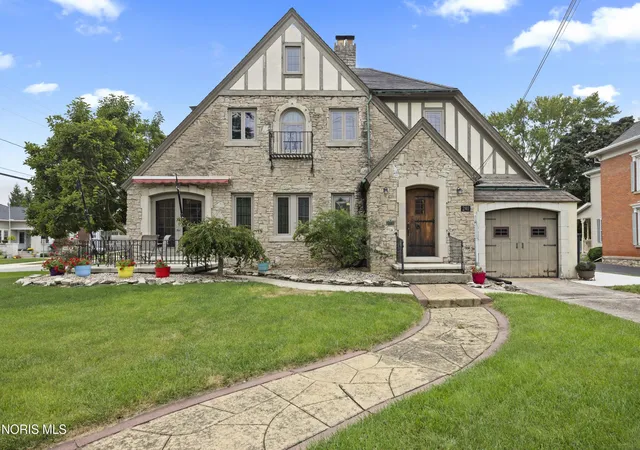 Photo 1 of Single family home for sale at 240 E Water St, Oak Harbor, OH 43449 | MLS# 10013625 | Listing updated on 2026-09-28