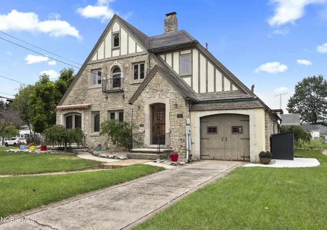 Photo 3 of Single family home for sale at 240 E Water St, Oak Harbor, OH 43449 | MLS# 10013625 | Listing updated on 2026-09-28