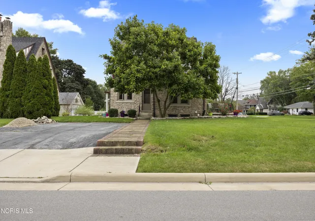 Photo 3 of Single family home for sale at 240 E Water St, Oak Harbor, OH 43449 | MLS# 10013625 | Listing updated on 2026-09-28