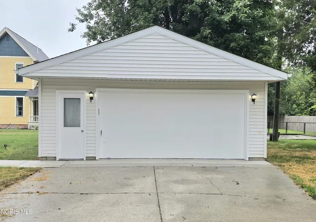 Photo 3 of Single family home for sale at 138 Main St, Wayne, OH 43466 | MLS# 10013562 | Listing updated on 2026-09-24