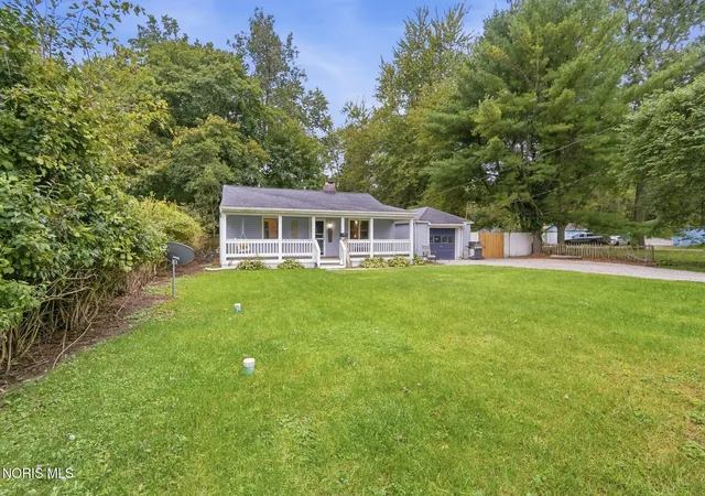 Photo 3 of Single family home for sale at 5161 Estess Ave, Sylvania, OH 43560 | MLS# 10013563 | Listing updated on 2026-09-28
