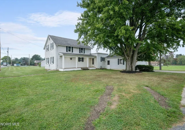 Photo 3 of Single family home for sale at 215 Briar Hl Rd, North Baltimore, OH 45872 | MLS# 10013538 | Listing updated on 2026-09-24