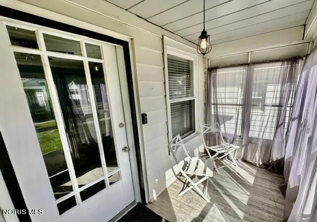 Photo 2 of Sale Pending at 190 Elm St, Rossford, OH 43460 | MLS# 10013537 | Listing updated on 2026-09-30