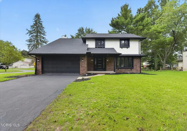 Photo 3 of Single family home for sale at 5637 Swan Crk Dr, Toledo, OH 43614 | MLS# 10013573 | Listing updated on 2026-09-27