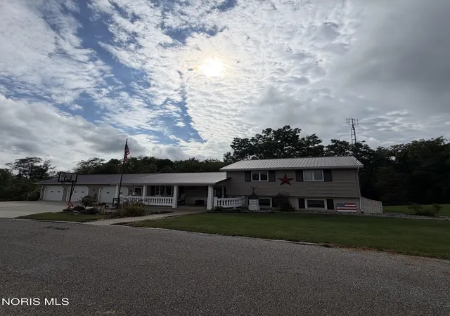 Photo 4 of Single family home for sale at 1223 County Rd 4 50, Edgerton, OH 43517 | MLS# 10013570 | Listing updated on 2026-09-29