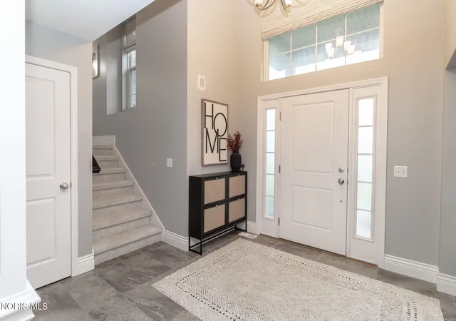 Photo 3 of Single family home for sale at 5866 Walnut Springs Blvd, Sylvania, OH 43560 | MLS# 10013677 | Listing updated on 2026-10-04