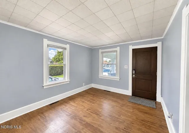 Photo 3 of Single family home for sale at 942 Cresceus Rd, Oregon, OH 43616 | MLS# 10013548 | Listing updated on 2026-10-08