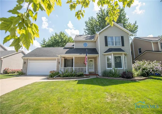 Photo 3 of Single family home for sale at 2218 Willowtree Ln, Maumee, OH 43537 | MLS# 10013591 | Listing updated on 2026-09-21