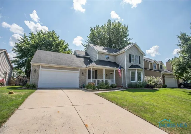 Photo 3 of Single family home for sale at 2218 Willowtree Ln, Maumee, OH 43537 | MLS# 10013591 | Listing updated on 2026-09-21