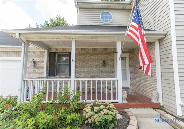 Photo 4 of Single family home for sale at 2218 Willowtree Ln, Maumee, OH 43537 | MLS# 10013591 | Listing updated on 2026-09-21