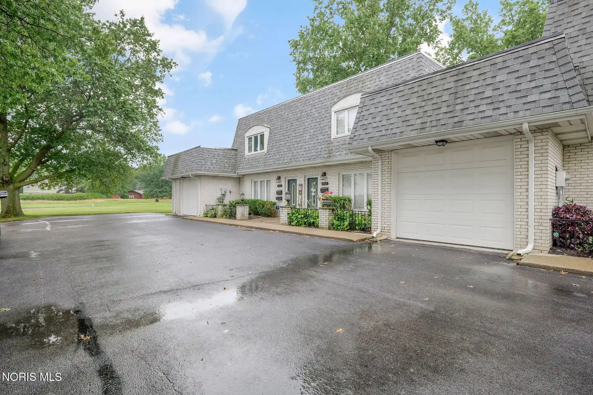 Listing Photo 1 - Condo for sale in 6925 Fenwyck Rd located at 6925 Fenwyck Rd, Maumee, OH 43537 - Unit 6925 Fenwyck Rd
